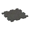 Hundsportgolv HD von WARCO im Farbdesign Mörkgrå Granit mit den Abmessungen 500 x 500 x 18 mm. Produktfoto von Artikel 3897 in der Aufsicht von schräg vorne.