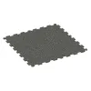 Fitnessgolv Kompakt von WARCO im Farbdesign Mörkgrå Granit mit den Abmessungen 970 x 970 x 8 mm | 0,94 m. Produktfoto von Artikel 1019 in der Aufsicht von schräg vorne.