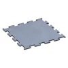 Fitness Performance Elite Träningsgolv von WARCO im Farbdesign Dimgrå mit den Abmessungen 100 x 100 x 2 cm | 1,00 m². Produktfoto von Artikel 6150 in der Aufsicht von schräg vorne.