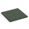 Fallskyddsplatta – 90 cm von WARCO im Farbdesign Engelskt gräs mit den Abmessungen 50 x 50 x 3 cm | 0,25 m². Produktfoto von Artikel 6415 in der Aufsicht von schräg vorne.