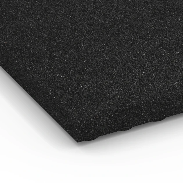 Detailaufnahme der Randausprägung von WARCO-Produkt 6648, Stallplatta Lyx, Format 100 x 50 x 5 cm, Farbe Antracit.