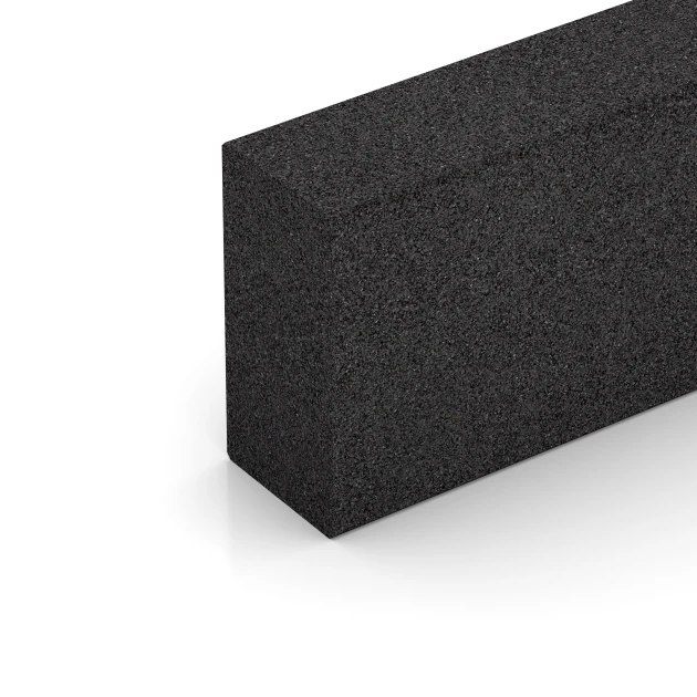 Detailaufnahme der Randausprägung von WARCO-Produkt 7028, Gummiblocksteg av gummigranulat, Format 100 x 30 x 15 cm, Farbe Antracit.