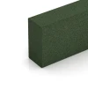 Detailaufnahme der Randausprägung von WARCO-Produkt 7030, Gummiblocksteg av gummigranulat, Format 100 x 30 x 15 cm, Farbe Gräsgrön.