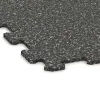 Detailaufnahme der Randausprägung von WARCO-Produkt 1019, Fitnessgolv Kompakt, Format 970 x 970 x 8 mm | 0,94 m, Farbe Mörkgrå Granit.