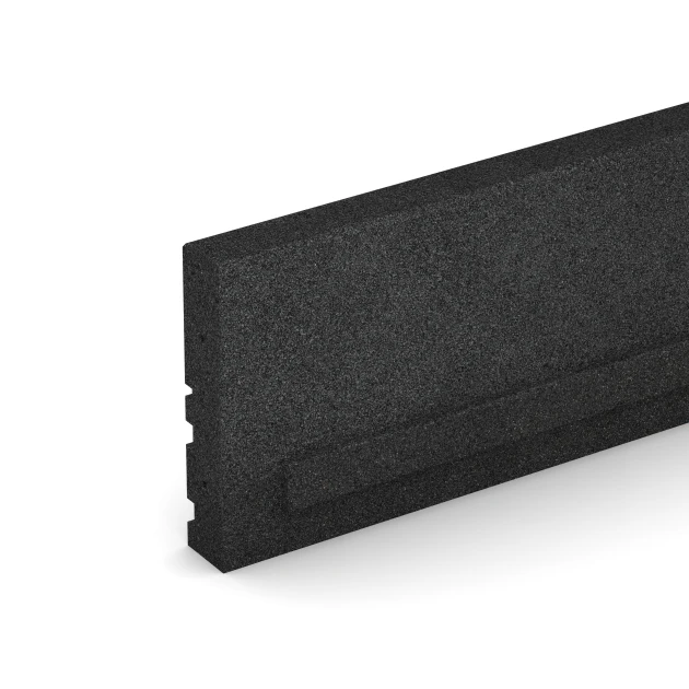 Detailaufnahme der Randausprägung von WARCO-Produkt 3784, Gummibordsten, Format 100 × 5 × 25 cm, Farbe Antracit.