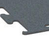 Detailaufnahme der Randausprägung von WARCO-Produkt 6157, Fitness Performance Elite Träningsgolv, Format 100 x 100 x 1 cm | 1,00 m², Farbe Ormbunksgrön.