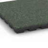Detailaufnahme der Randausprägung von WARCO-Produkt 6433, Fallskyddsplatta – 160 cm, Format 50 x 50 x 4,8 cm, Farbe Engelskt gräs.
