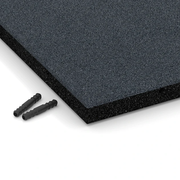 Detailaufnahme der Randausprägung von WARCO-Produkt 6257, Fallskyddsplatta – 140 cm, Format 50 x 50 x 4 cm, Farbe Skiffergrå.