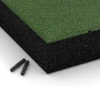 Detailaufnahme der Randausprägung von WARCO-Produkt 6211, Fallskyddsplattor, Format 50 x 50 x 11 cm, Farbe Gräsgrön.