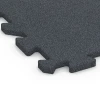 Detailaufnahme der Randausprägung von WARCO-Produkt 6986, Gymgolv, Format 50 x 50 x 2 cm | 0,25 m², Farbe Skiffergrå.