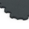 Detailaufnahme der Randausprägung von WARCO-Produkt 6322, Fitness Skyddsmatta, Format 102,5 x 102,5 x 3 cm | 1,05 m², Farbe Antracit.