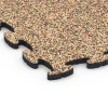 Detailaufnahme der Randausprägung von WARCO-Produkt 6763, Poolkantplattor, Format 44,6 x 44,6 x 1,8 cm, Farbe Terrakotta.