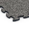 Detailaufnahme der Randausprägung von WARCO-Produkt 6796, Agilitygolv hundsport, Format 44,6 x 44,6 x 1,8 cm, Farbe Mörkgrå granit.
