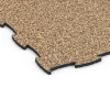 Detailaufnahme der Randausprägung von WARCO-Produkt 6808, Agilitygolv hundsport, Format 97,1 x 97,1 × 1,8 cm, Farbe Terrakotta.