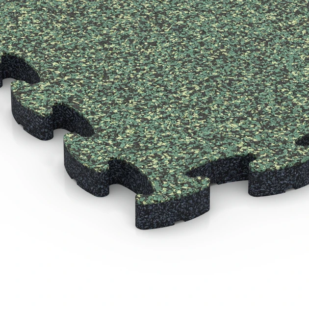 Detailaufnahme der Randausprägung von WARCO-Produkt 6933, Fallskyddsplatta pussel, Format 44,6 x 44,6 × 2,8 cm, Farbe Engelskt gräs.