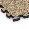 Detailaufnahme der Randausprägung von WARCO-Produkt 6939, Fallskyddsplatta pussel, Format 44,6 x 44,6 × 2,8 cm, Farbe Rattan.