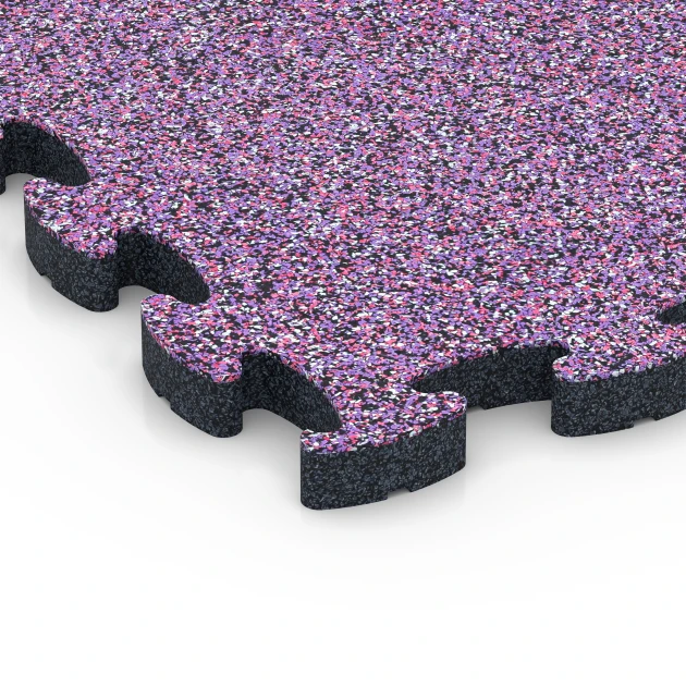 Detailaufnahme der Randausprägung von WARCO-Produkt 6846, Fitness Active gymgolv, Format 44,6 x 44,6 × 2,8 cm, Farbe Lavendel.