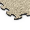Detailaufnahme der Randausprägung von WARCO-Produkt 6892, Fitness Max gymgolv, Format 98 x 98 x 2,8 cm, Farbe Travertin.