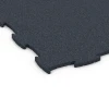 Detailaufnahme der Randausprägung von WARCO-Produkt 6962, Fitness Premium träningsgolv, Format 99 x 99 x 1,8 cm, Farbe Antracit.