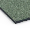 Detailaufnahme der Randausprägung von WARCO-Produkt 7134, Gymgolv för utomhusbruk, Format 60 x 60 x 3 cm | 0,36 m², Farbe Engelskt gräs.