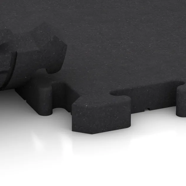 Großaufnahme vom Verbindungssystem von WARCO-Boden 2833 - Fitnessgolv Studio im Farbdesign Anthracite. Abmessungen 500 x 500 x 40 mm.