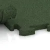 Großaufnahme vom Verbindungssystem von WARCO-Boden 4175 - Gummibeläggning för sport HD im Farbdesign Gräsgrön. Abmessungen 500 x 500 x 30 mm.
