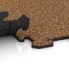 Großaufnahme vom Verbindungssystem von WARCO-Boden 3943 - Hundsportgolv HD im Farbdesign Terra Cotta. Abmessungen 1000 x 1000 x 18 mm.