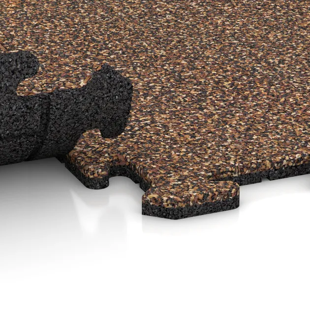 Großaufnahme vom Verbindungssystem von WARCO-Boden 3944 - Hundsportgolv HD im Farbdesign Bast & Bark. Abmessungen 1000 x 1000 x 18 mm.