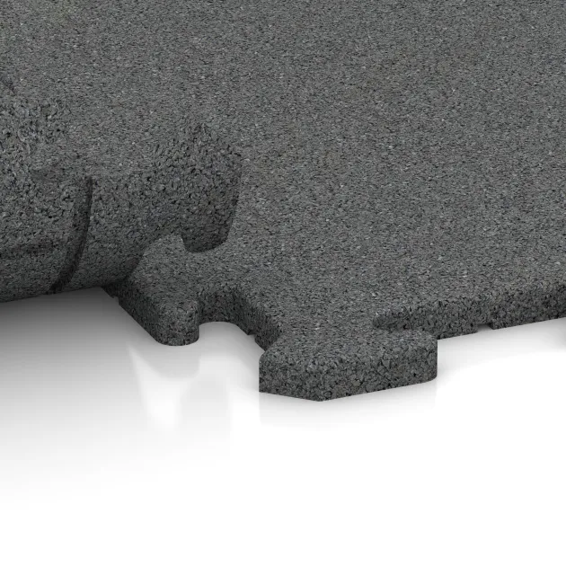 Großaufnahme vom Verbindungssystem von WARCO-Boden 3962 - Hundsportgolv HD im Farbdesign Skiffergrå. Abmessungen 1000 x 1000 x 18 mm.