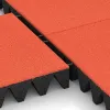 Großaufnahme vom Verbindungssystem von WARCO-Boden 5639 - Fallskyddsmattor 10 cm - EN 1177 ≤ 300 cm im Farbdesign Ljusröd-Orange. Abmessungen 500 x 500 x 100 mm.