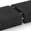 Großaufnahme vom Verbindungssystem von WARCO-Boden 2607 - Gummilist lekplats – L-formad kantsten im Farbdesign Antracit. Abmessungen 100 x 40 cm | 4,5/14,5 cm.