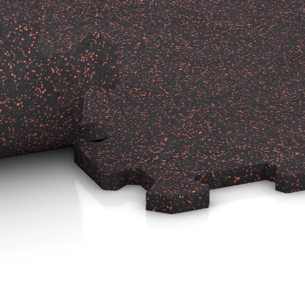 Großaufnahme vom Verbindungssystem von WARCO-Boden 1110 - Trappflisa im Farbdesign Lätt Röd Sprøjtet. Abmessungen 970 x 970 x 16 mm | 0,94 m².