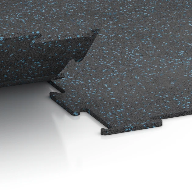 Großaufnahme vom Verbindungssystem von WARCO-Boden 6451 - Fitnessgolv Kompakt im Farbdesign Lätt Blå Sprakling. Abmessungen 100 × 100 × 0,8 cm.