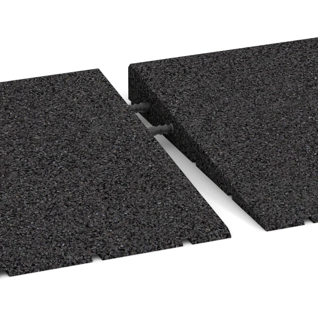 Großaufnahme vom Verbindungssystem von WARCO-Boden 2428 - Tröskelramp 75 cm im Farbdesign Antracit. Abmessungen 75 x 30 cm | 8 < 40 mm.