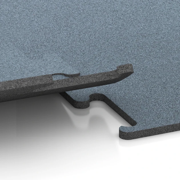 Großaufnahme vom Verbindungssystem von WARCO-Boden 6166 - Fitness Performance Elite Träningsgolv im Farbdesign Åldrat silver. Abmessungen 50 x 50 x 1,5 cm | 0,25 m².