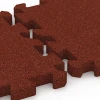 Großaufnahme vom Verbindungssystem von WARCO-Boden 6627 - Hundgolv im Farbdesign Tegelröd. Abmessungen 50 x 50 x 4 cm | 0,25 m².