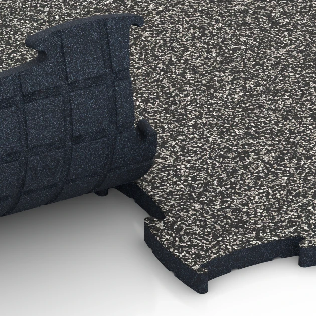 Großaufnahme vom Verbindungssystem von WARCO-Boden 6886 - Fitness Max gymgolv im Farbdesign Mörkgrå granit. Abmessungen 97,1 x 97,1 x 2,8 cm.