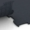 Großaufnahme vom Verbindungssystem von WARCO-Boden 6968 - Fitness Premium studiogolv im Farbdesign Antracit. Abmessungen 99 x 99 x 1,8 cm.