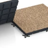 Großaufnahme vom Verbindungssystem von WARCO-Boden 7144 - Gymgolv för utomhusbruk im Farbdesign Terrakotta. Abmessungen 60 x 60 x 4 cm | 0,36 m².