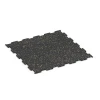 Aufsicht auf die Unterseite, also die Bodenseite von WARCO-Formteil 6460 - Fitnessgolv Kompakt im Format 50 × 50 × 0,8 cm.