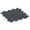 Aufsicht auf die Unterseite, also die Bodenseite von WARCO-Formteil 6396 - Fallskyddsplatta – 100 cm im Format 50 x 50 x 3 cm | 0,25 m².