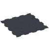 Aufsicht auf die Unterseite, also die Bodenseite von WARCO-Formteil 6962 - Fitness Premium träningsgolv im Format 99 x 99 x 1,8 cm.