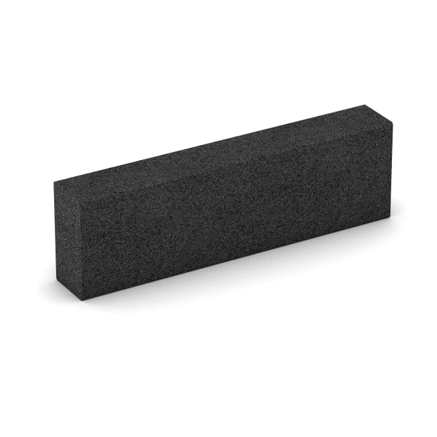 Foto der hinteren Seite vom unsymmetrischen WARCO-Formteil 7028: Gummiblocksteg av gummigranulat, Design Antracit, Maße 100 x 30 x 15 cm.